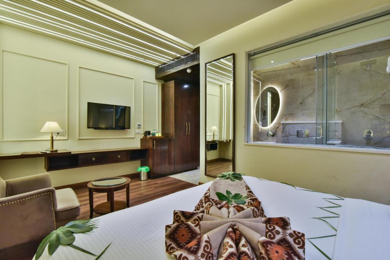 Hotel BR Grand Amritsar Exterior foto