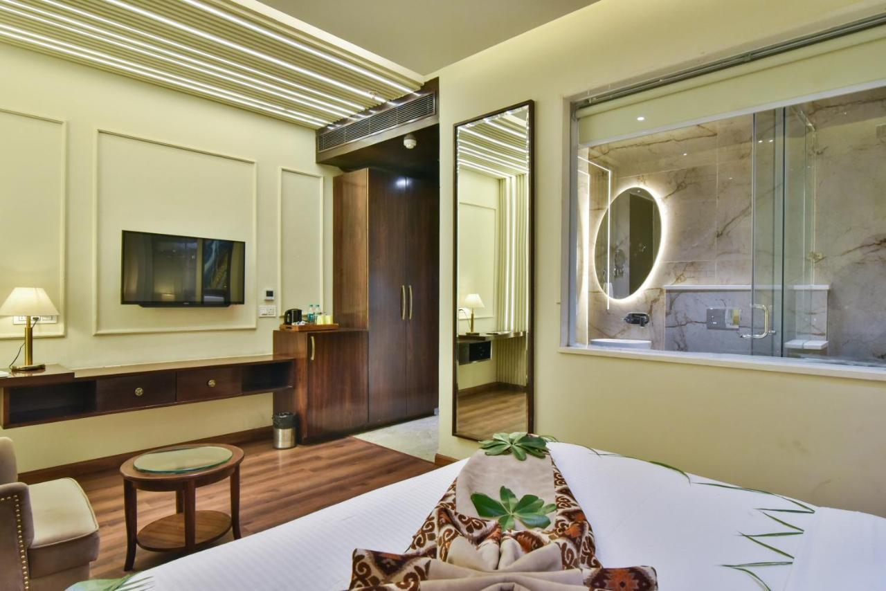 Hotel BR Grand Amritsar Exterior foto