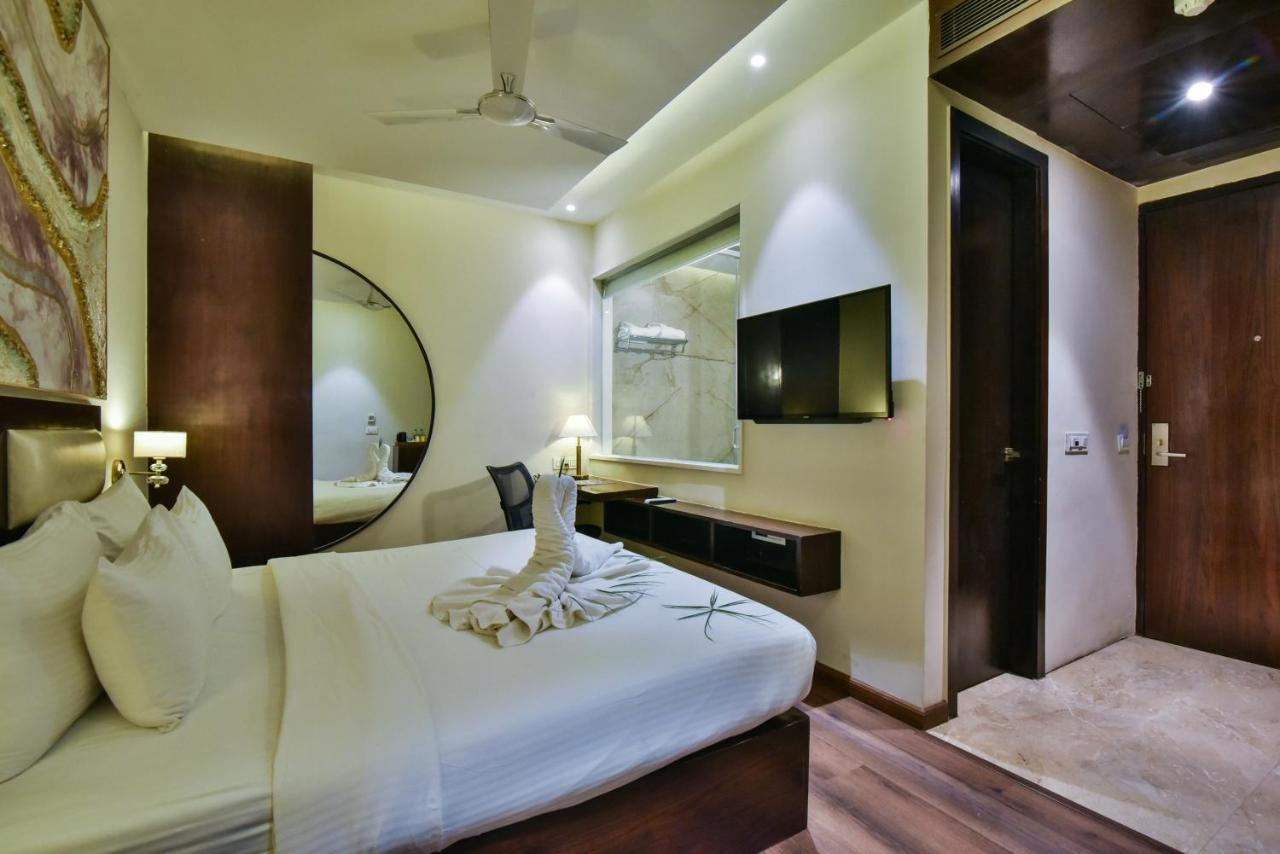 Hotel BR Grand Amritsar Exterior foto