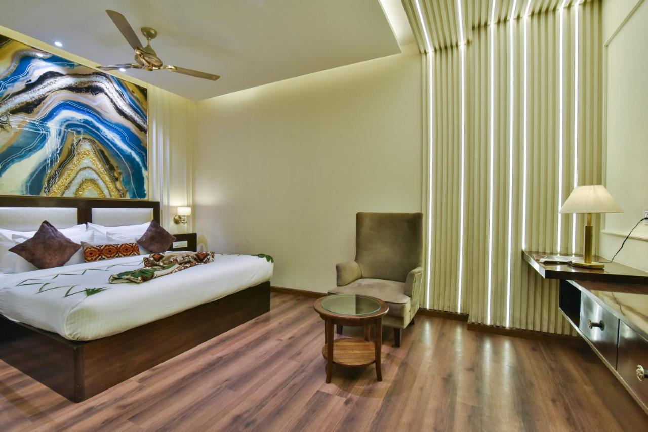 Hotel BR Grand Amritsar Exterior foto