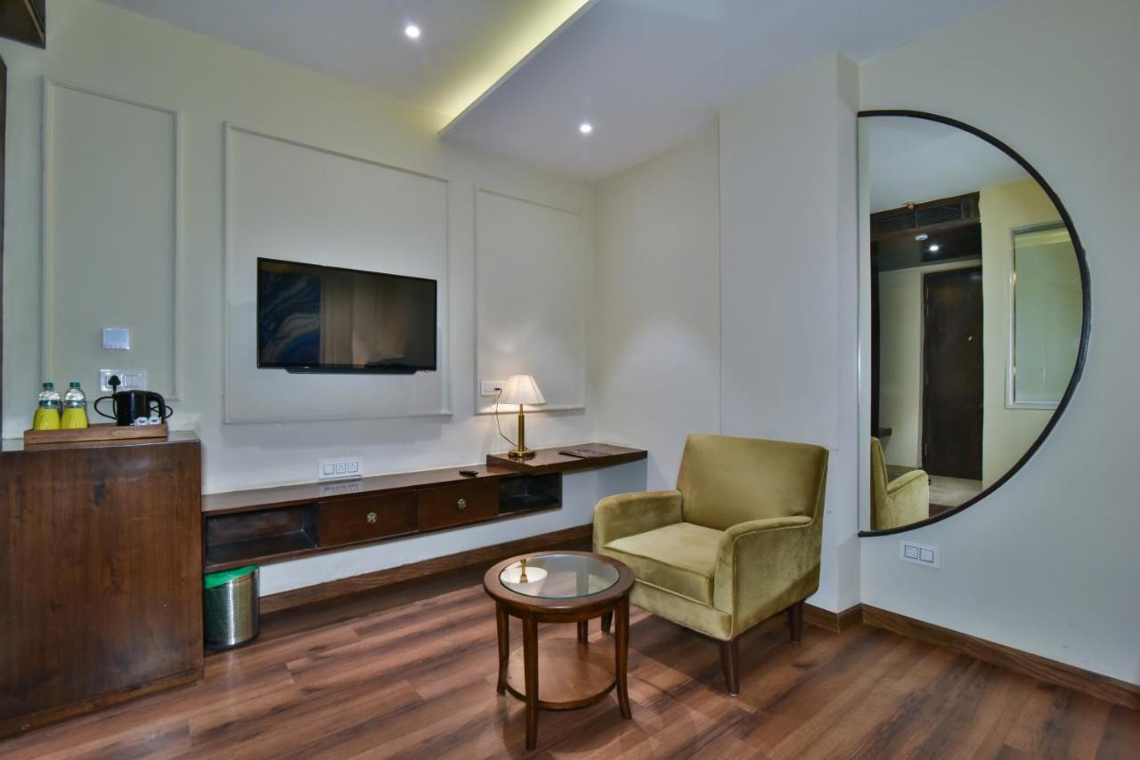Hotel BR Grand Amritsar Exterior foto