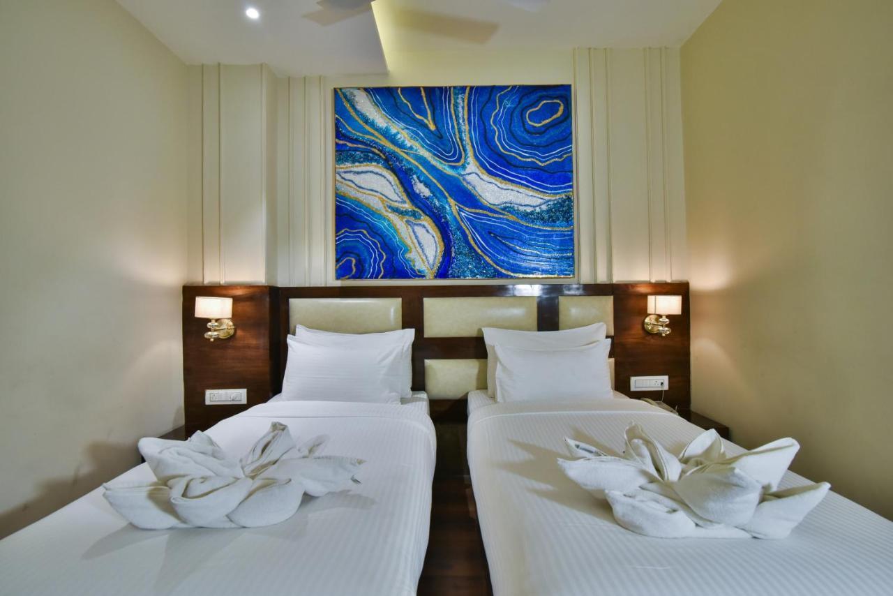 Hotel BR Grand Amritsar Exterior foto